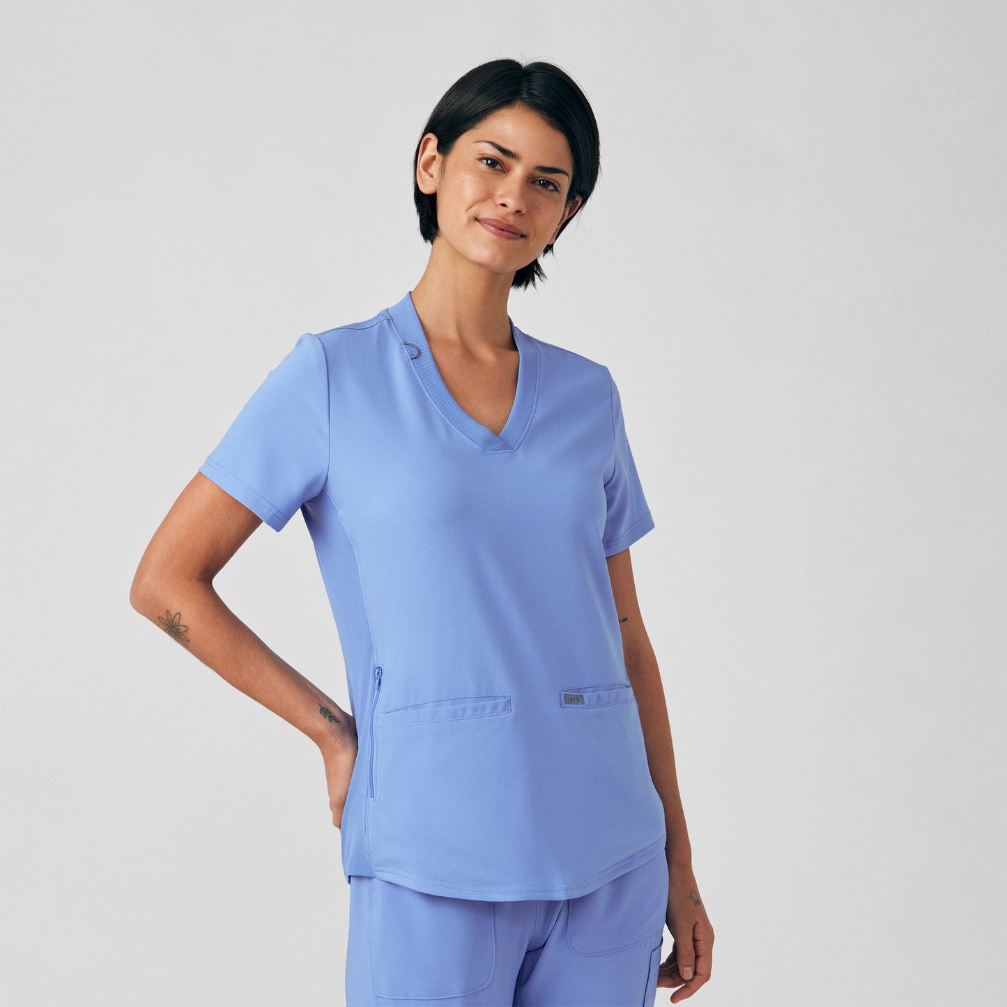 WOMEN'S - Landau Forward  3-Pocket V-Neck Top