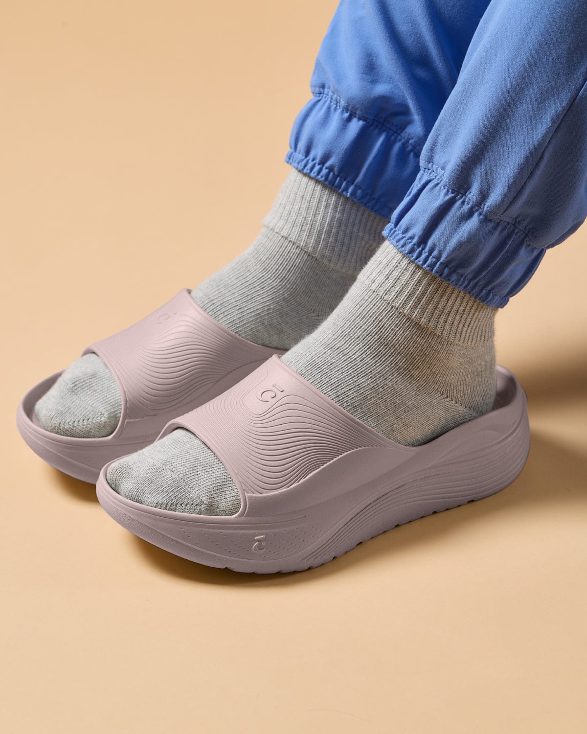Clove Women's SuperCush Recovery Slide - Lilac Mist - view 5